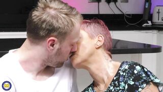 Granny with big ass suck young guy and gets hot sex from him