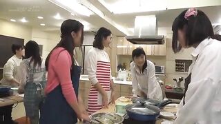 Sdde-537: the Cooking Class